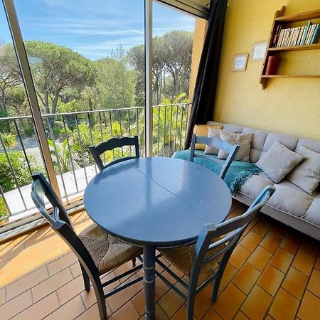 Bel Appartement Avec Mezzanine, Vue Mer Et Piscine Cogolin Kültér fotó