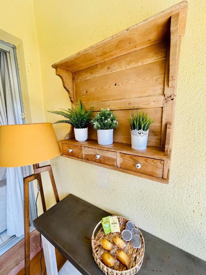 Bel Appartement Avec Mezzanine, Vue Mer Et Piscine Cogolin Kültér fotó