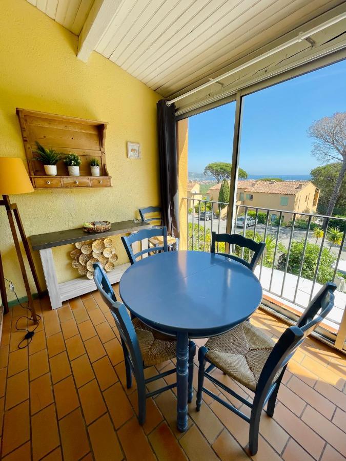 Bel Appartement Avec Mezzanine, Vue Mer Et Piscine Cogolin Kültér fotó