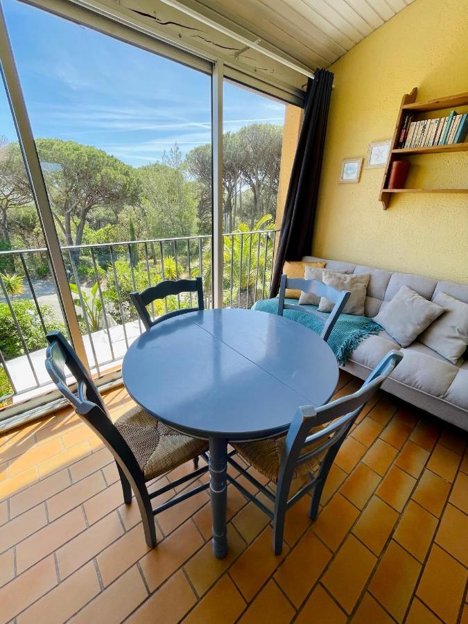 Bel Appartement Avec Mezzanine, Vue Mer Et Piscine Cogolin Kültér fotó