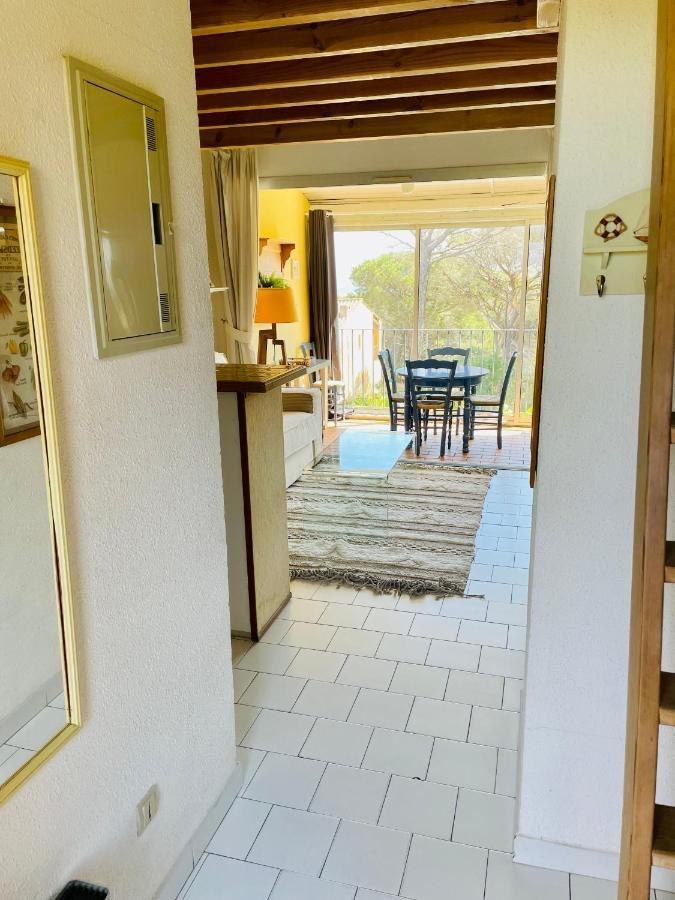 Bel Appartement Avec Mezzanine, Vue Mer Et Piscine Cogolin Kültér fotó