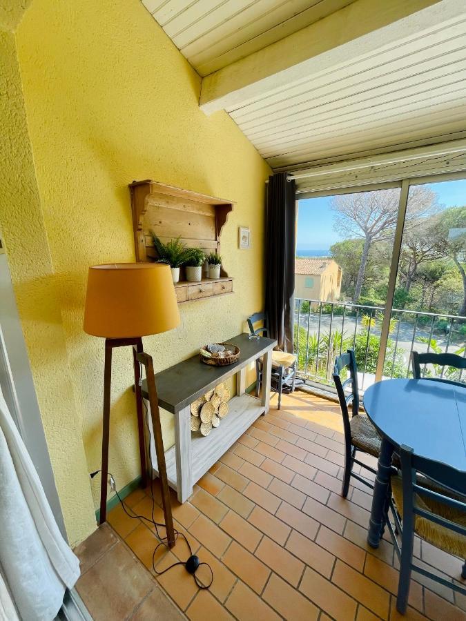 Bel Appartement Avec Mezzanine, Vue Mer Et Piscine Cogolin Kültér fotó